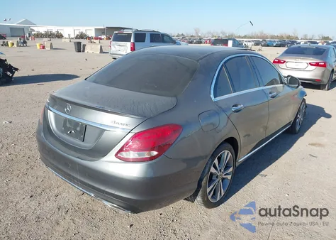 2018 Mercedes-Benz C 300 4Matic из США, поврежденный, VIN 55SWF4KB3JU241101